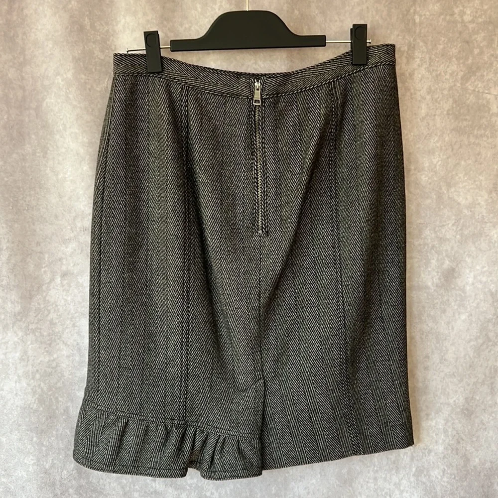 Burberry skirt - Picture 4 of 4